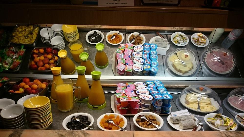 希侬宜必思尚品酒店 希农 外观 照片